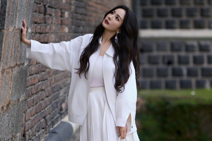 你的第一句话是：光  里尔克